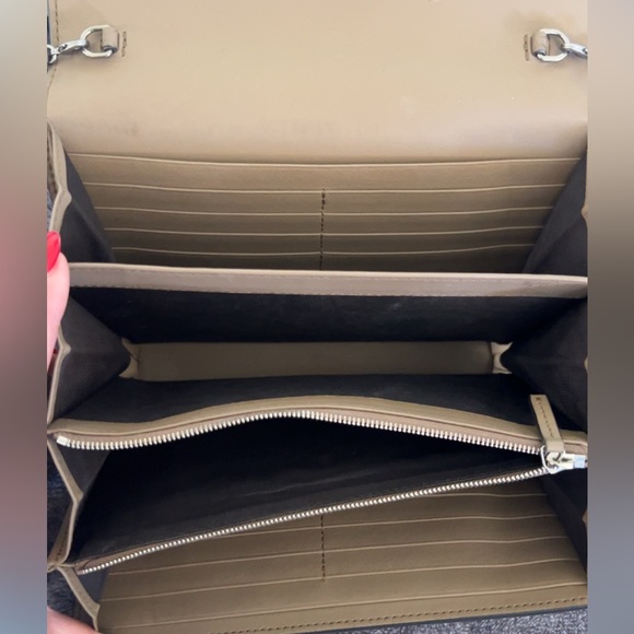 Gucci Dionysus Wallet on A Chain - Picture 2 of 5